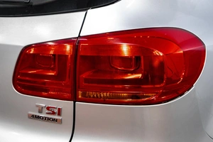 Внедорожник Volkswagen Tiguan 2012 года, 1449000 рублей, Барнаул
