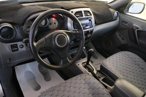 Внедорожник Toyota RAV4 2001 года, 769000 рублей, Омск