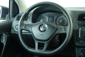 Седан Volkswagen Polo 2019 года, 1169000 рублей, Омск