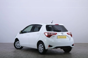 Хетчбэк Toyota Vitz 2019 года, 1069000 рублей, Омск