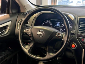 Внедорожник Nissan Pathfinder 2015 года, 1949000 рублей, Красноярск