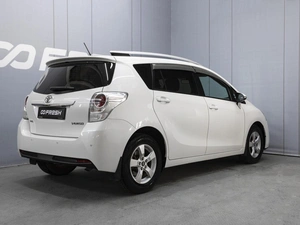 Минивэн Toyota Verso 2013 года, 1210000 рублей, Омск
