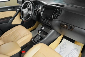 Внедорожник Volkswagen Tiguan 2011 года, 1539000 рублей, Тюмень