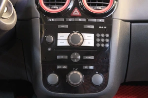 Хетчбэк Opel Corsa 2012 года, 489000 рублей, Омск