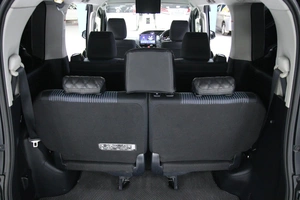 Минивэн Toyota Voxy 2015 года, 1883000 рублей, Солонцы