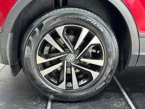 Внедорожник Volkswagen Tiguan 2019 года, 2480000 рублей, Красноярск