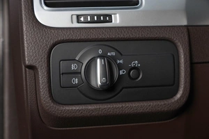 Внедорожник Volkswagen Touareg 2015 года, 3389000 рублей, Новосибирск