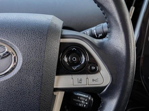 Лифтбек Toyota Prius 2017 года, 2290000 рублей, Краснодар