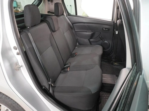 Хетчбэк Renault Sandero 2016 года, 844000 рублей, Воронеж