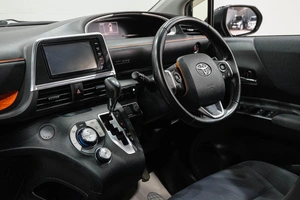 Минивэн Toyota Sienta 2016 года, 1299000 рублей, Новокузнецк