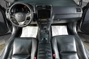 Седан Toyota Avensis 2009 года, 1199000 рублей, Тюмень