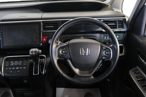 Минивэн Honda Stepwgn Spada 2015 года, 2299000 рублей, Омск