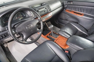 Седан Toyota Camry 2003 года, 839000 рублей, Томск