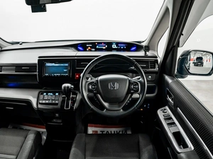 Минивэн Honda Stepwgn Spada 2020 года, 2170000 рублей, Красноярск