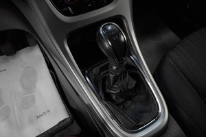 Хетчбэк Opel Astra 2011 года, 609000 рублей, Челябинск