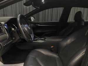 Седан Toyota Camry 2021 года, 3200000 рублей, Красноярск