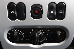 Седан Renault Logan 2013 года, 349000 рублей, Пермь