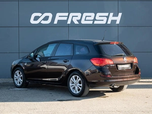 Универсал Opel Astra 2012 года, 790000 рублей, Краснодар