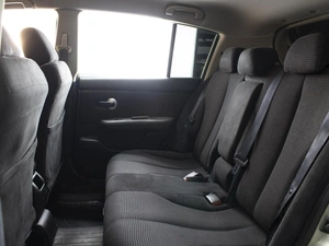 Хетчбэк Nissan Tiida 2010 года, 709000 рублей, Омск