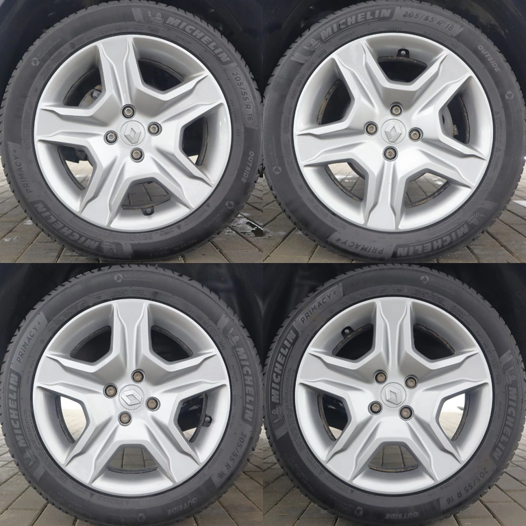 Фото