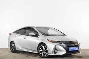 Лифтбек Toyota Prius 2017 года, 2489000 рублей, Тюмень