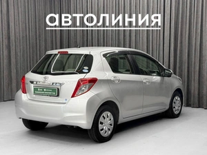 Хетчбэк Toyota Vitz 2013 года, 690000 рублей, Красноярск