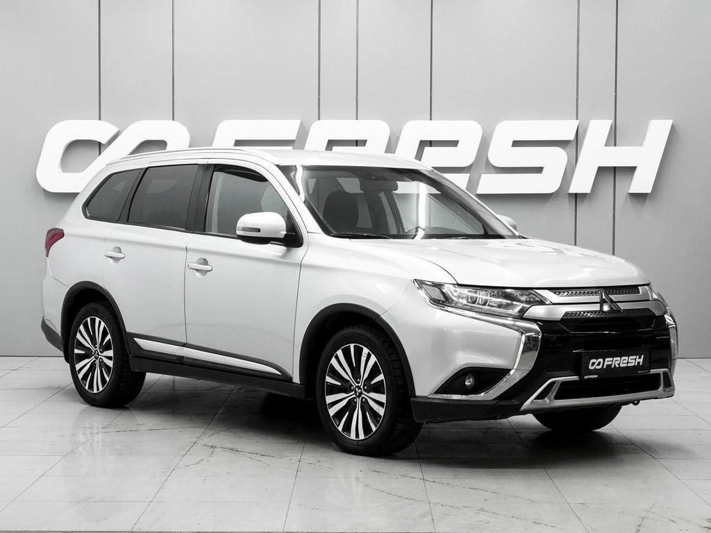 Внедорожник Mitsubishi Outlander 2019 года, 2100000 рублей, Ростов-на-Дону