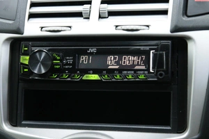 Хетчбэк Toyota Vitz 2006 года, 578000 рублей, Солонцы