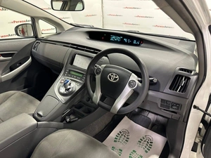 Лифтбек Toyota Prius 2011 года, 999000 рублей, Красноярск