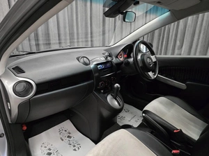 Хетчбэк Mazda Demio 2010 года, 680000 рублей, Красноярск