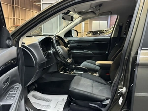 Внедорожник Mitsubishi Outlander 2020 года, 2147000 рублей, Красноярск