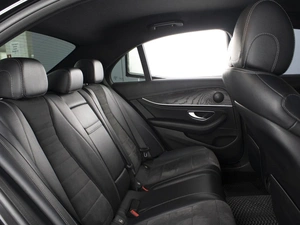 Седан Mercedes-benz E-класс 2018 года, 3700000 рублей, Омск