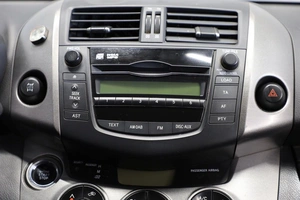 Внедорожник Toyota RAV4 2010 года, 1499000 рублей, Новосибирск