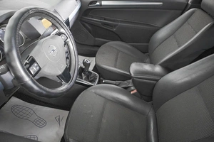 Хетчбэк Opel Astra GTC 2008 года, 769000 рублей, Кемерово