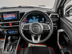 Внедорожник Toyota Raize 2019 года, 1590000 рублей, Красноярск