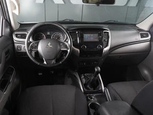 Пикап Mitsubishi L200 2016 года, 2019000 рублей, Красный Пахарь