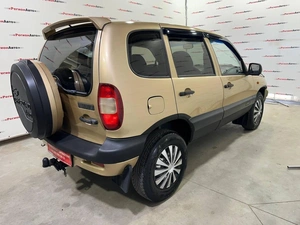Внедорожник Chevrolet Niva 2004 года, 355000 рублей, Красноярск
