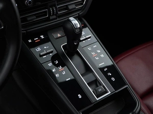 Внедорожник Porsche Macan 2022 года, 7099077 рублей, Москва