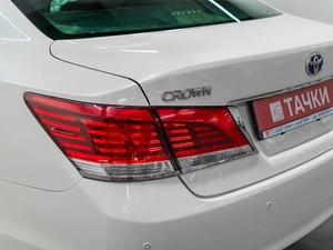 Седан Toyota Crown 2014 года, 1800000 рублей, Красноярск