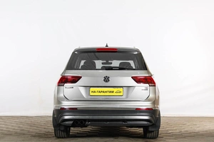 Внедорожник Volkswagen Tiguan 2017 года, 2259000 рублей, Тюмень