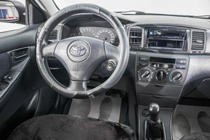 Седан Toyota Corolla 2002 года, 599000 рублей, Барнаул