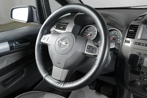 Минивэн Opel Zafira 2006 года, 519000 рублей, Тюмень