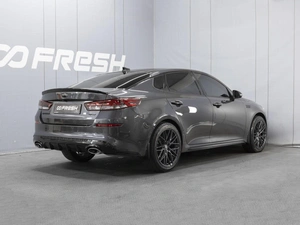 Седан Kia Optima 2019 года, 2640000 рублей, Омск