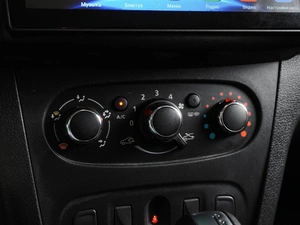 Седан Renault Logan Stepway 2022 года, 1349000 рублей, Кирилловка