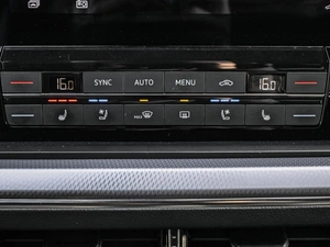 Внедорожник Volkswagen Touareg 2019 года, 4899000 рублей, Кирилловка