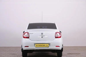 Седан Renault Logan 2017 года, 469000 рублей, Омск