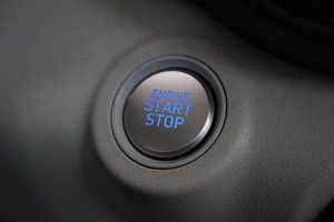 Внедорожник Hyundai Venue 2021 года, 2199000 рублей, Омск