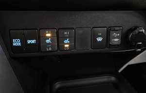 Внедорожник Toyota RAV4 2016 года, 2487000 рублей, Красноярск