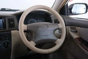 Седан Toyota Corolla 2002 года, 599000 рублей, Омск