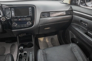 Внедорожник Mitsubishi Outlander 2015 года, 2489000 рублей, Барнаул